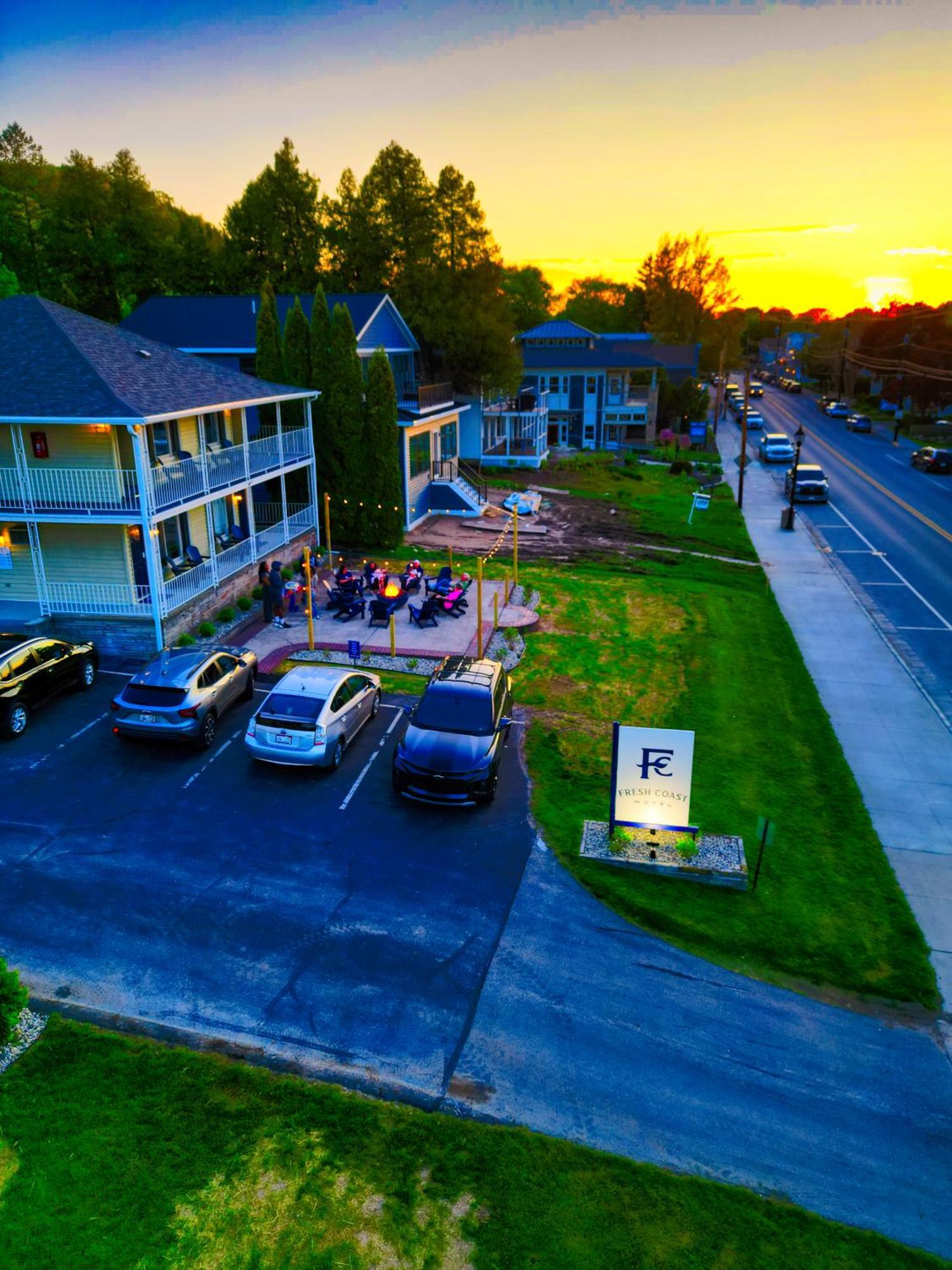 Fresh Coast Motel Fish Creek Exterior foto
